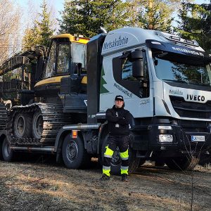 Ammattitaitoinen puunkaatopalvelu Jyväskylän seudulla Keski-Suomessa | Metsäkuutio Oy